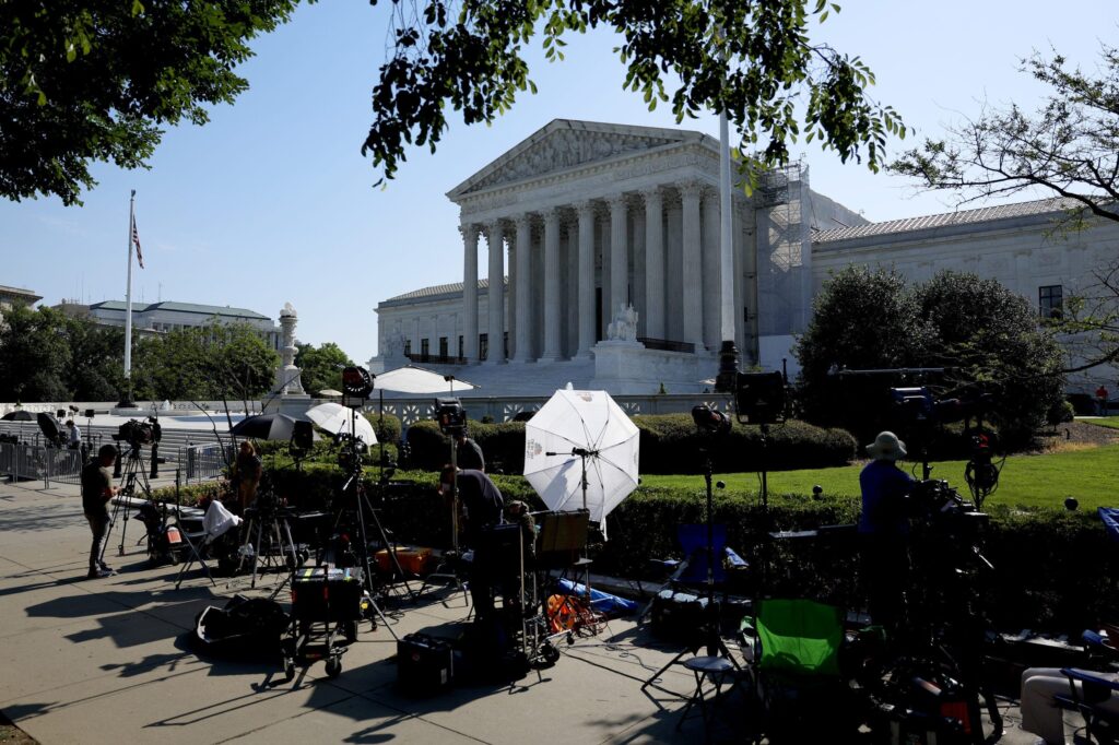 Supreme Court to listen to arguments on Oklahoma non secular constitution faculty | Invesloan.com