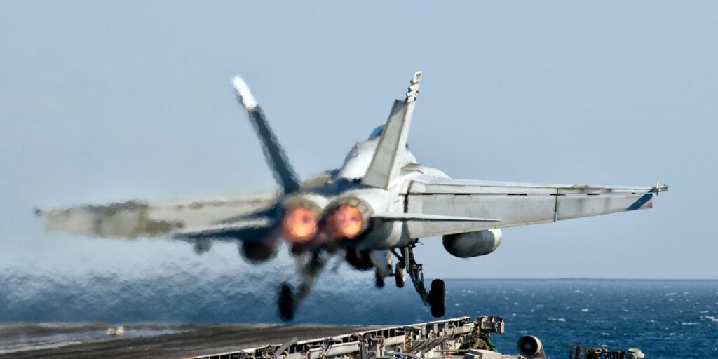 US Navy Fighter and Helicopter Crash Separately in South China Sea | Invesloan.com