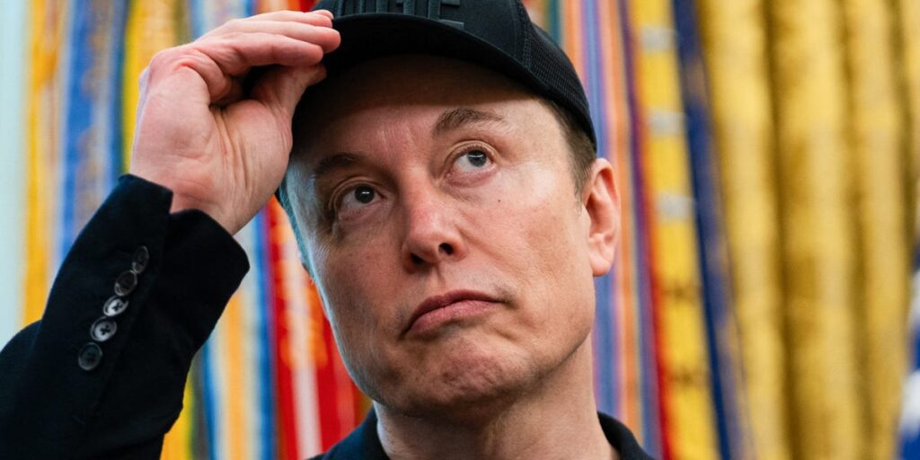 Elon Musk Launches Grokipedia, a Wikipedia Competitor | Invesloan.com