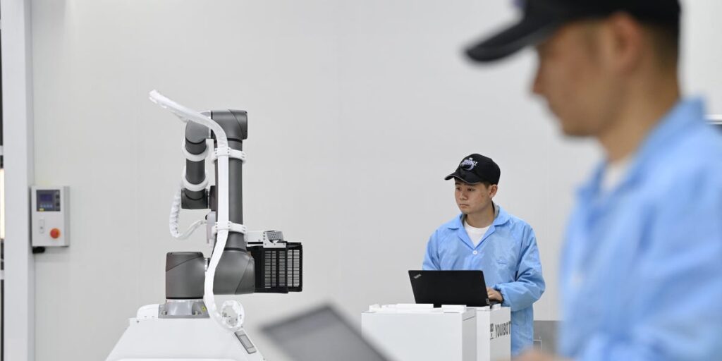 AI Pioneer Says Big Tech’s Trillion-Dollar Race Could Destroy Humanity | Invesloan.com