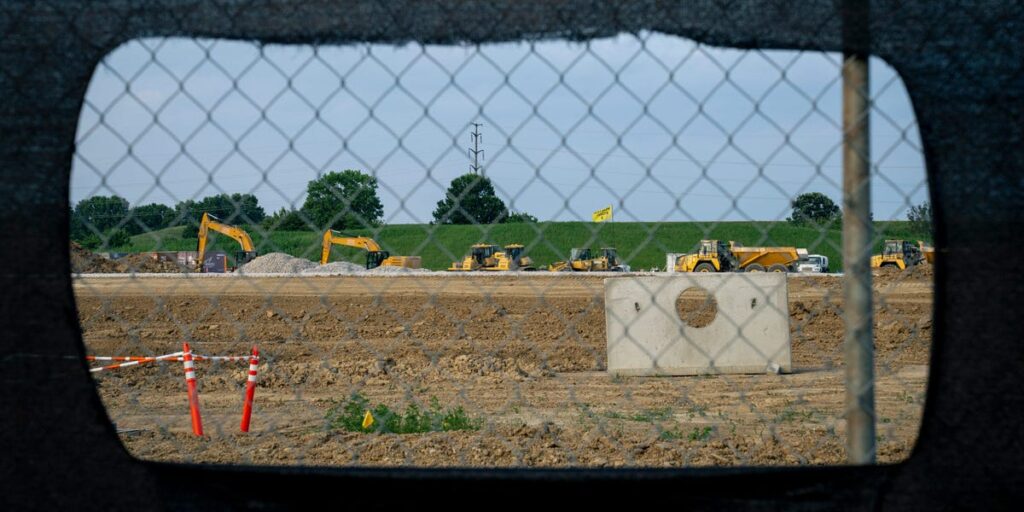 Big Tech Says ‘AI Bubble? What AI Bubble?’ | Invesloan.com