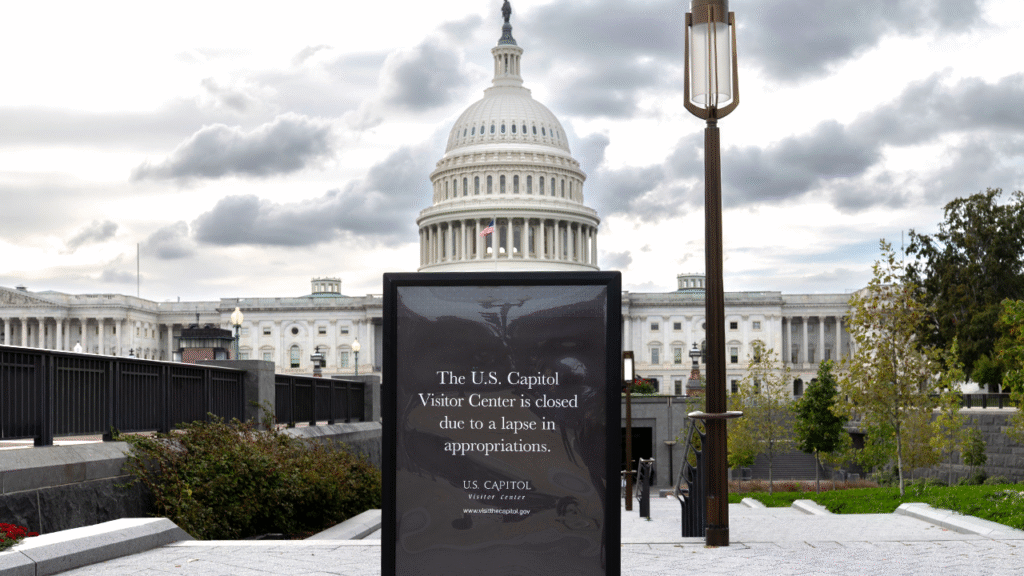 Business teams urge senators to move clear funding invoice to reopen federal authorities | Invesloan.com