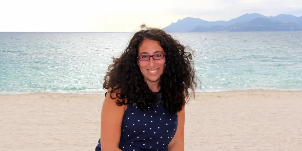 I Traveled With My Older Parents to France As an Adult: Mistakes, Tips | Invesloan.com