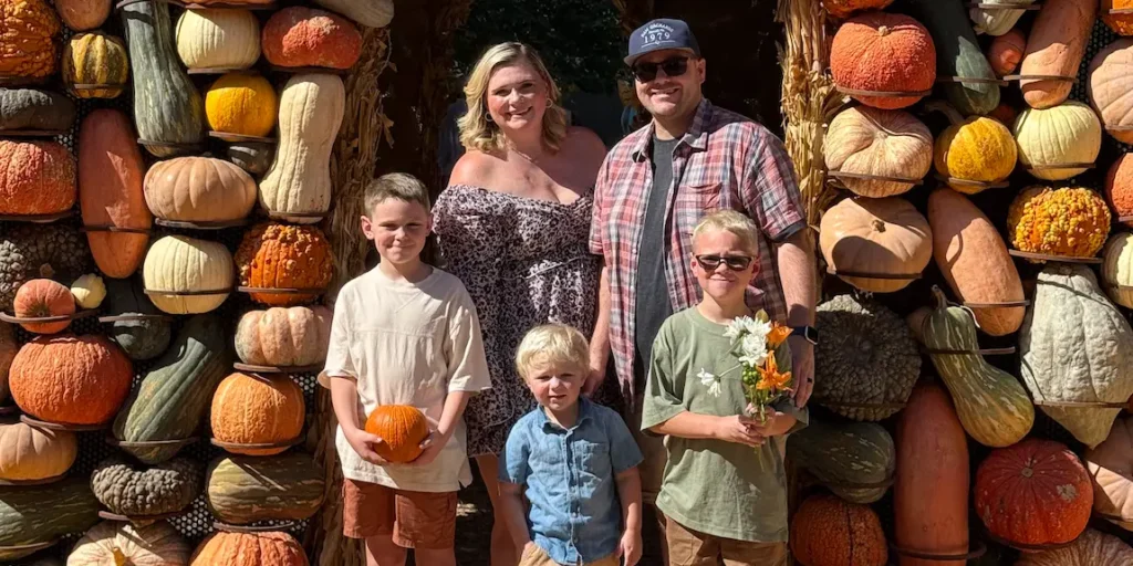 I Joked About My Friend’s Twin — Then Fell in Love With Him | Invesloan.com