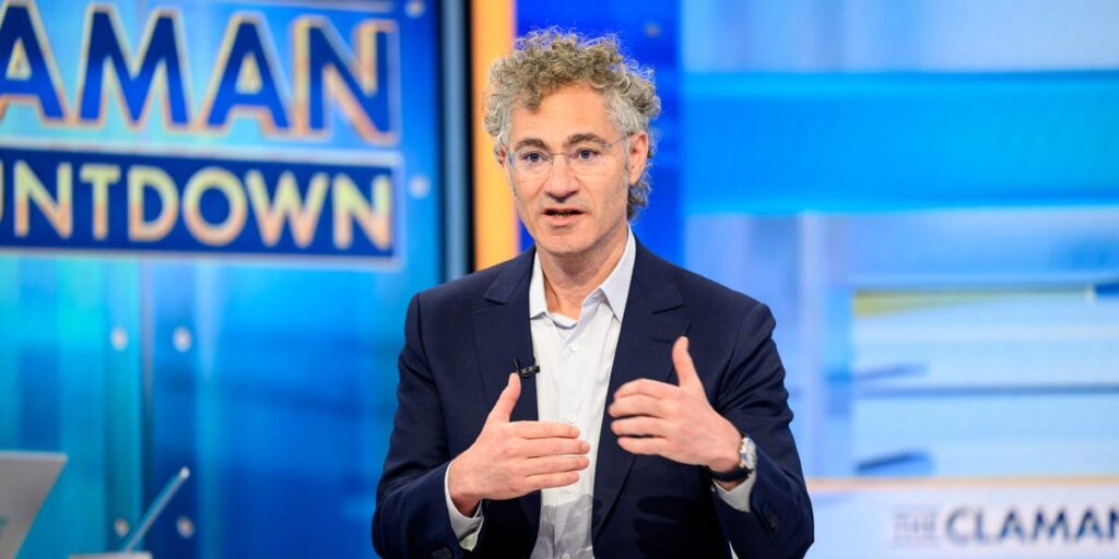 Palantir CEO Alex Karp Calls Company Anti-Woke Amid Revenue Surge | Invesloan.com