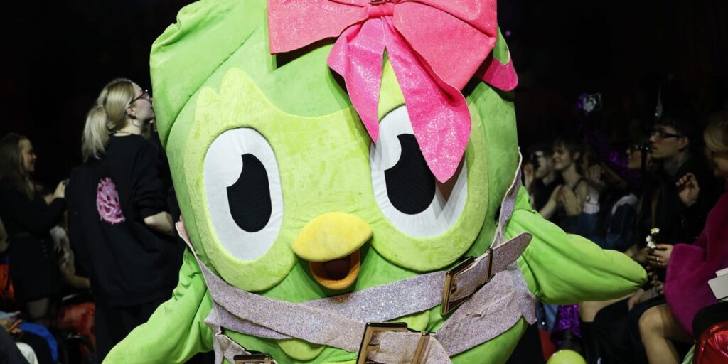 Duolingo’s CEO Noticed the Swarms of Green Owl Halloween Costumes | Invesloan.com