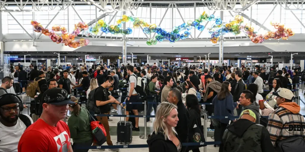 Live Updates: FAA Flight Cancellations Hit US Airports Amid Shutdown | Invesloan.com