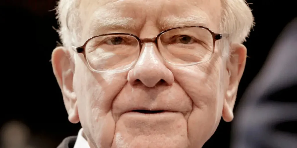 Warren Buffett Says He’ll Keep Writing a Yearly Letter and Hold Stock | Invesloan.com