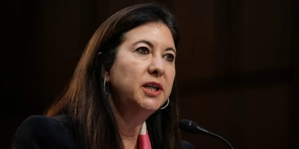 Ex-Fed Governor Adriana Kugler’s Stock Trades Trigger Ethics Referral | Invesloan.com