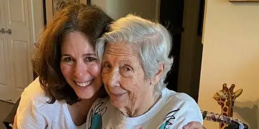 Sorting Through My Late Mom’s Things Was Hard; I’m Leaving Less Behind | Invesloan.com