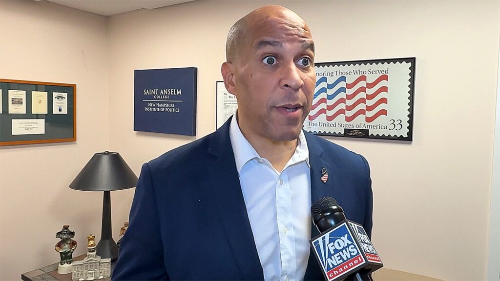 Booker calls for brand new Democratic management, hints at potential 2028 run | Invesloan.com
