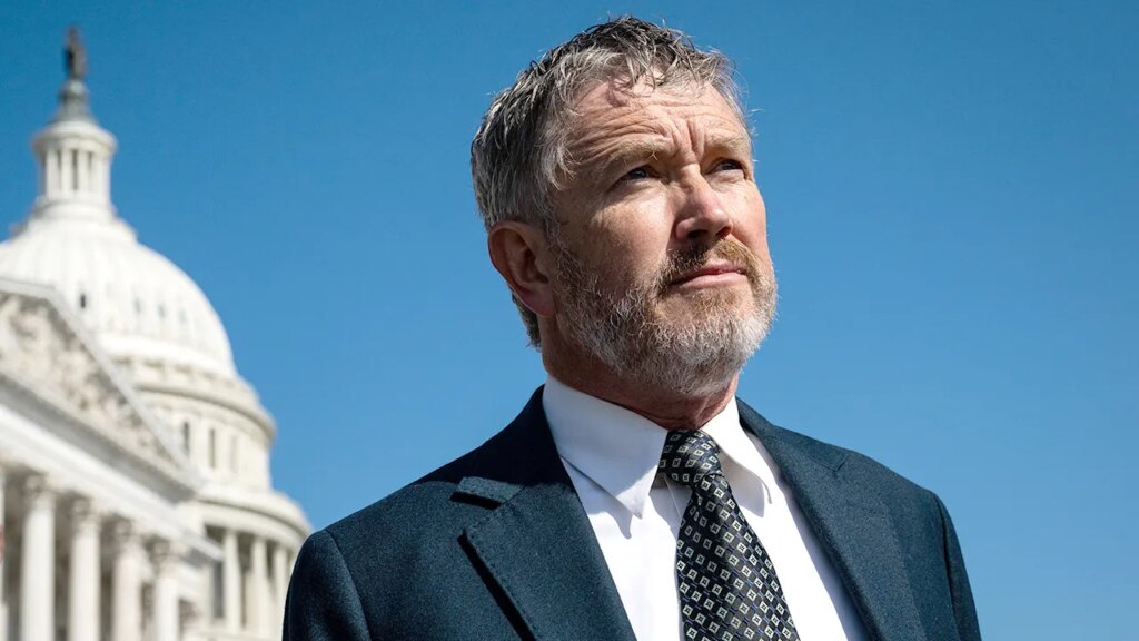 Rep Thomas Massie signifies he is now ‘America solely’ slightly than ‘America First’ | Invesloan.com