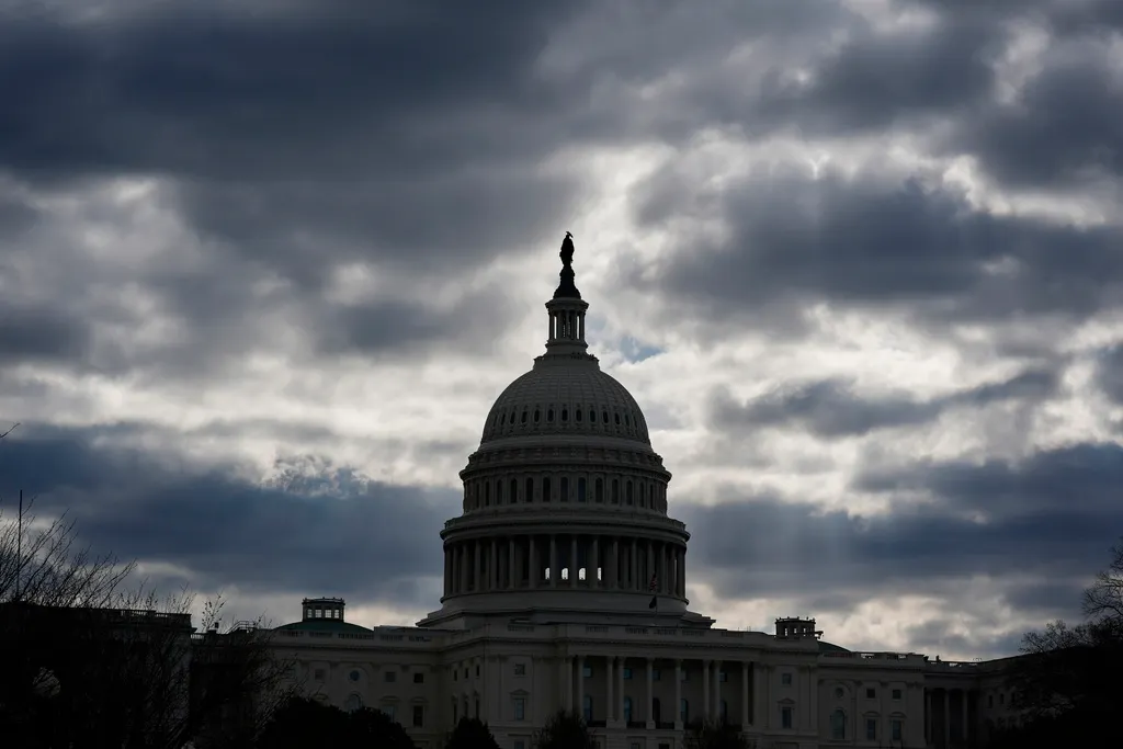 Government shutdown talks present motion after 35 days | Invesloan.com