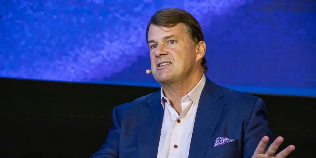 Ford Is Retreating on EVs and Entering the Data Center Battery Market | Invesloan.com