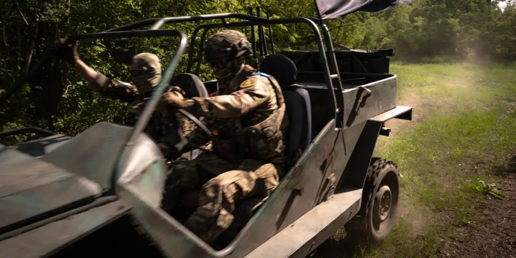 Ukraine’s Special-Ops Buggies Are Fast, Dodging Drones a Risky Gamble | Invesloan.com
