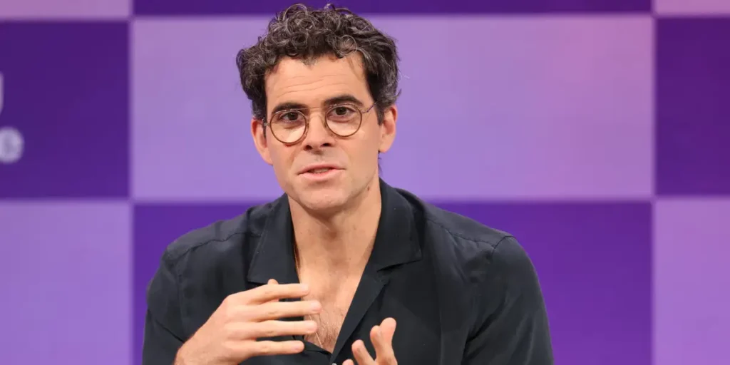 Instagram Chief Adam Mosseri Announces Five Day Office Return for 2026 | Invesloan.com