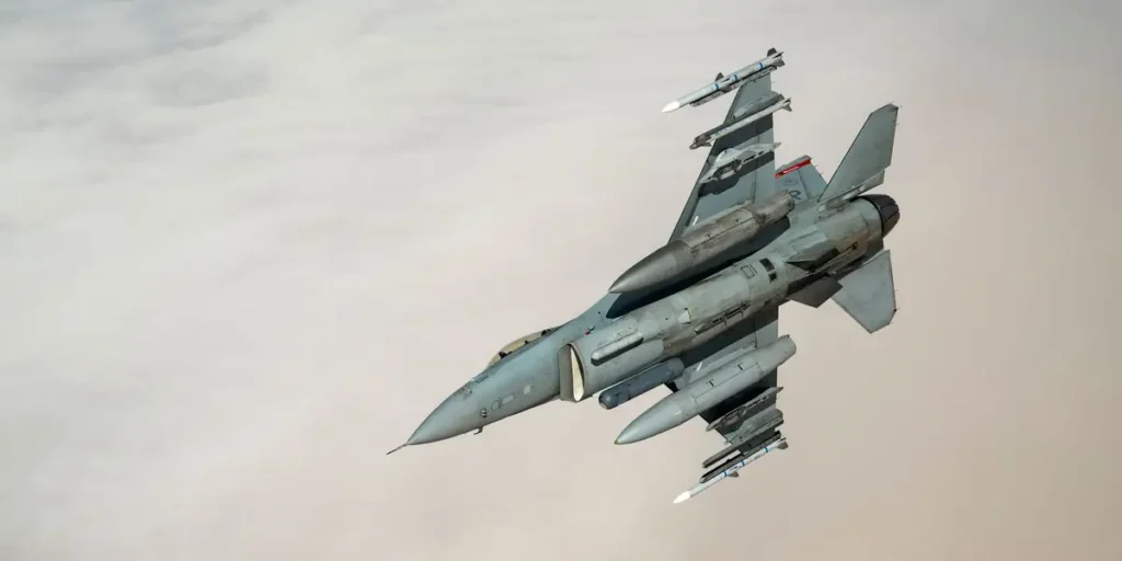 US F-16 Pilot Dodged Missiles With Extreme High-G Turns for 15 Minutes | Invesloan.com
