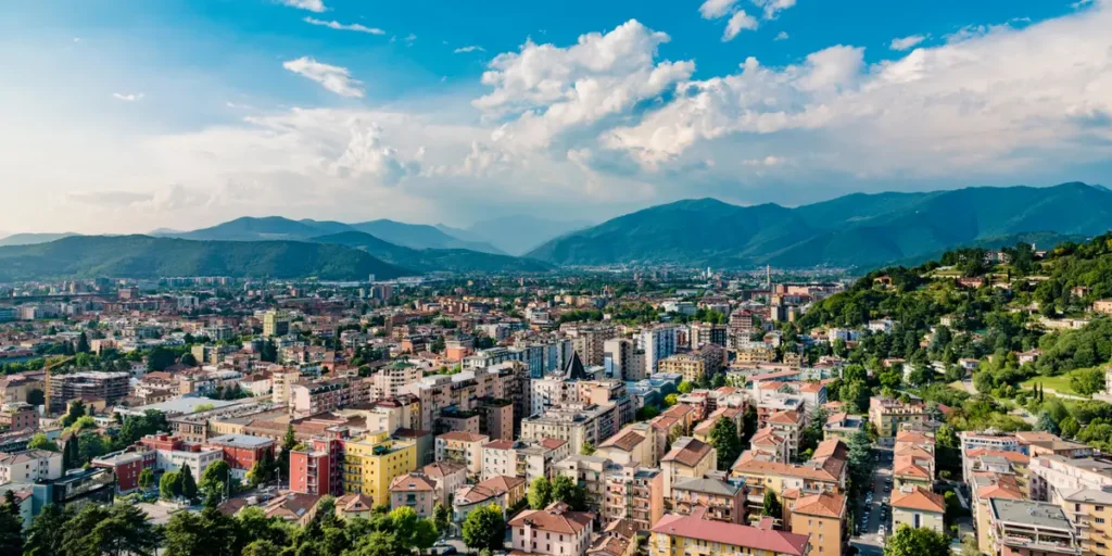 I Divorced and Left the US at 57 to Retire in Europe: Pros and Cons | Invesloan.com