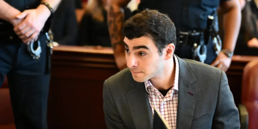 ‘Nervous’ Luigi Mangione Claimed He Was Homeless in New Arrest Video | Invesloan.com