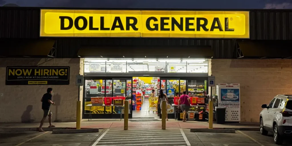 Dollar General Sees 11,000 Empty Stores Where It Could Open up | Invesloan.com