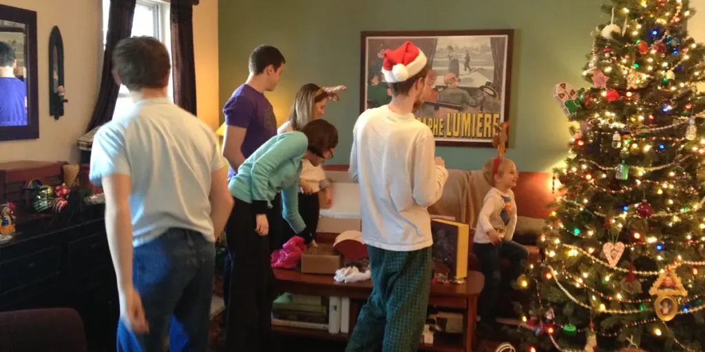 How Our Blended Family’s Holiday Traditions Changed As Our Kids Grew up | Invesloan.com