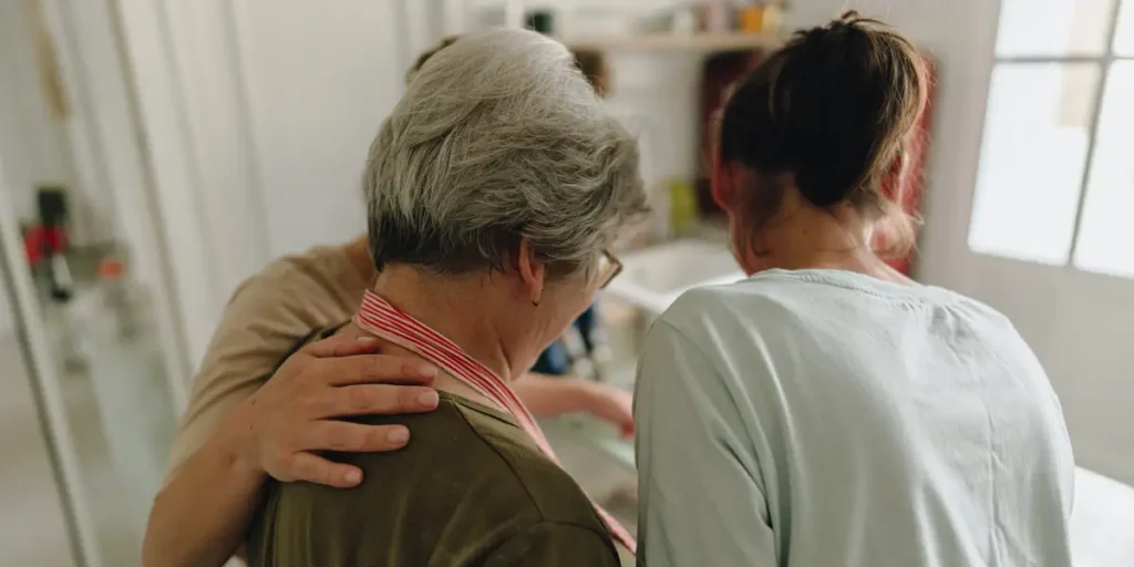 Multigenerational House: Living With My Mom After Pregnancy Saved Me | Invesloan.com