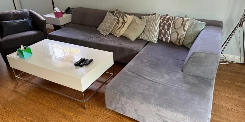 How I Got AI to Help Me Sell My Old Couch | Invesloan.com