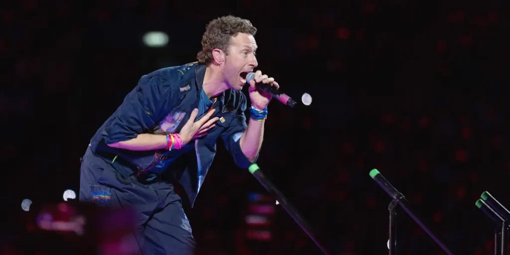 We Should All Feel Bad About How We Treated Coldplay ‘Kiss Cam’ People | Invesloan.com