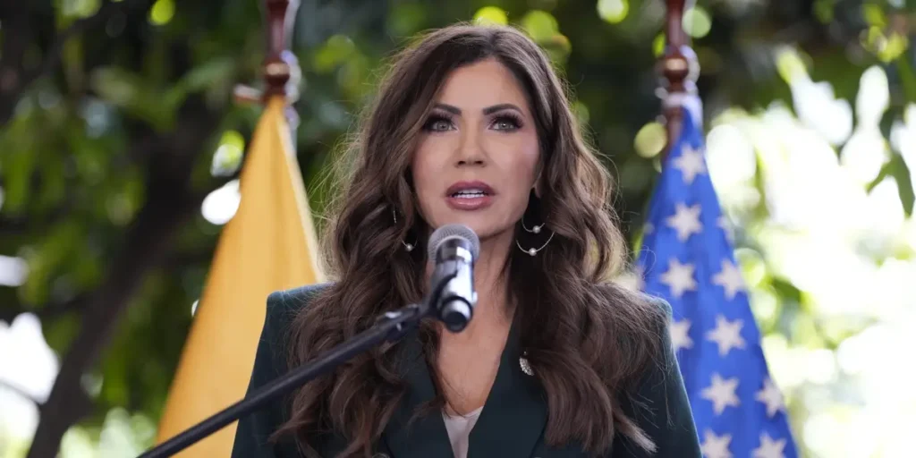 The Trump Administration Pauses the Green Card Lottery Program | Invesloan.com