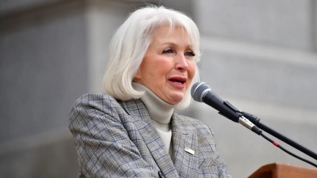 Federal choose refuses to launch pro-Trump clerk convicted of voting breach | Invesloan.com