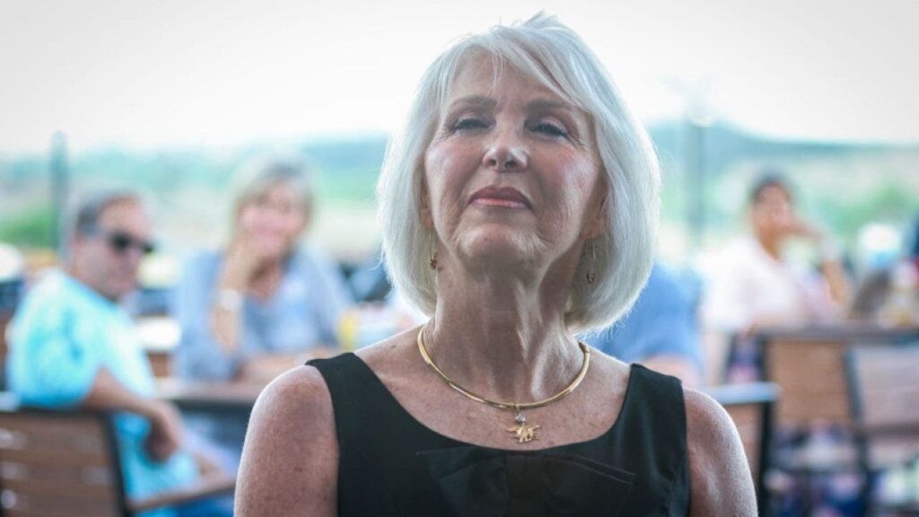 Colorado clerk Tina Peters attacked 3 instances in jail, lawyer says | Invesloan.com