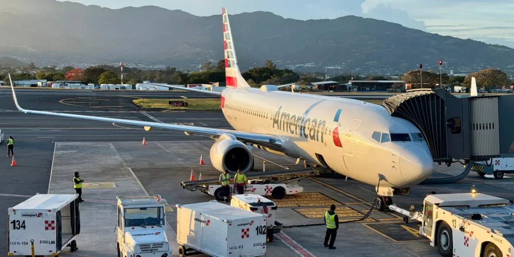 Trump Says Airlines Can Fly to Venezuela and American Announces Plans | Invesloan.com