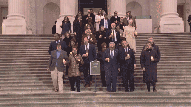 JD Vance shares meme of Democrats at Jan 6 candlelight vigil exterior US Capitol | Invesloan.com