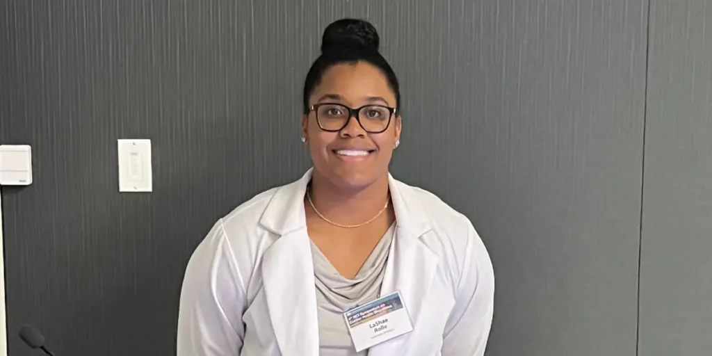 An Oncology Student Diagnosed With Breast Cancer Had 2 Subtle Symptoms | Invesloan.com