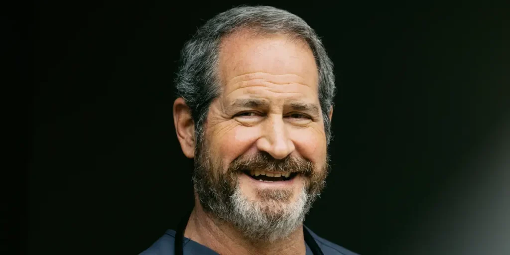 A Doctor Who Had a Heart Attack Made Simple Changes for Longevity | Invesloan.com