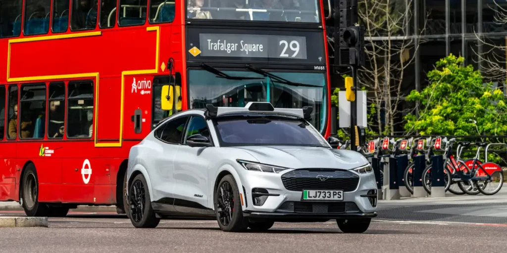 Microsoft-Backed Wayve Raises $1.5 Billion to Take Robotaxis Global | Invesloan.com