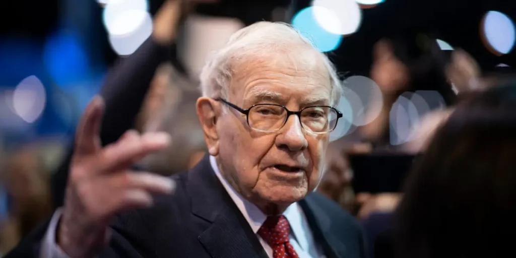 Warren Buffett Sold Stocks, Stacked Cash in Last Weeks As Berkshire CEO | Invesloan.com