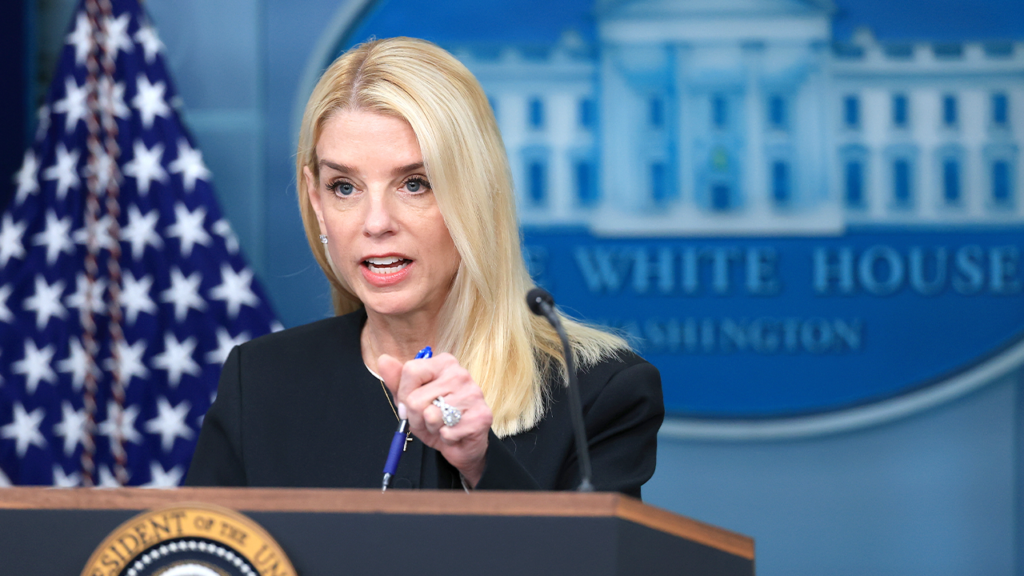 Trump job drive hits 10,000-arrest milestone in DC crime crackdown | Invesloan.com