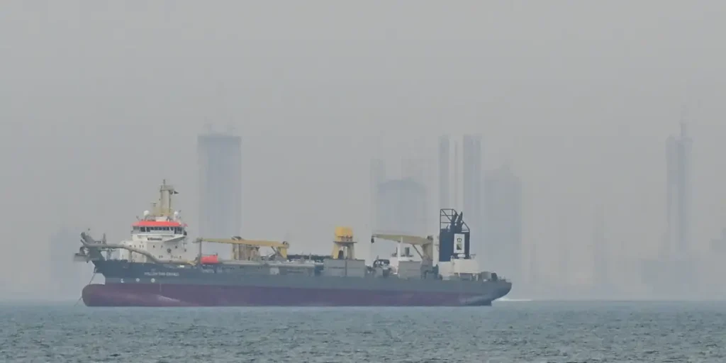 Prolonged Mideast Crisis Could Shut Oil Output Itself | Invesloan.com