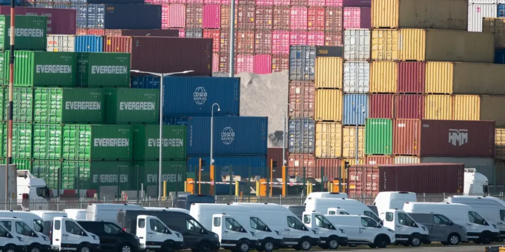 Judge Clears Path for Trump Tariff Refunds After SCOTUS Ruling | Invesloan.com