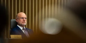 FCC Chair Threatens Licenses of Broadcasters Over Iran Coverage | Invesloan.com