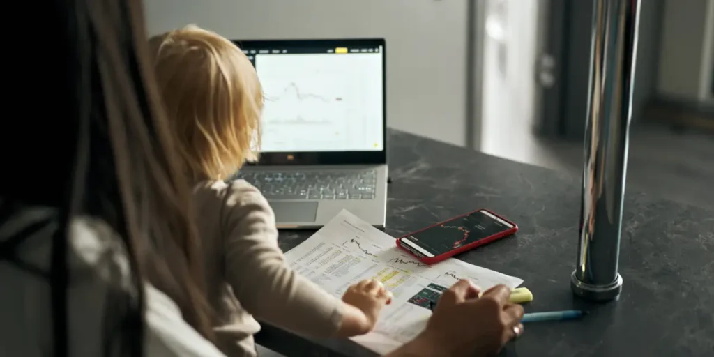 Return to Office and AI Are Pulling More Women Out of Work | Invesloan.com