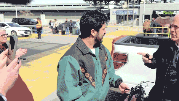 John Cornyn, Greg Casar interact in airport shouting match over DHS shutdown | Invesloan.com