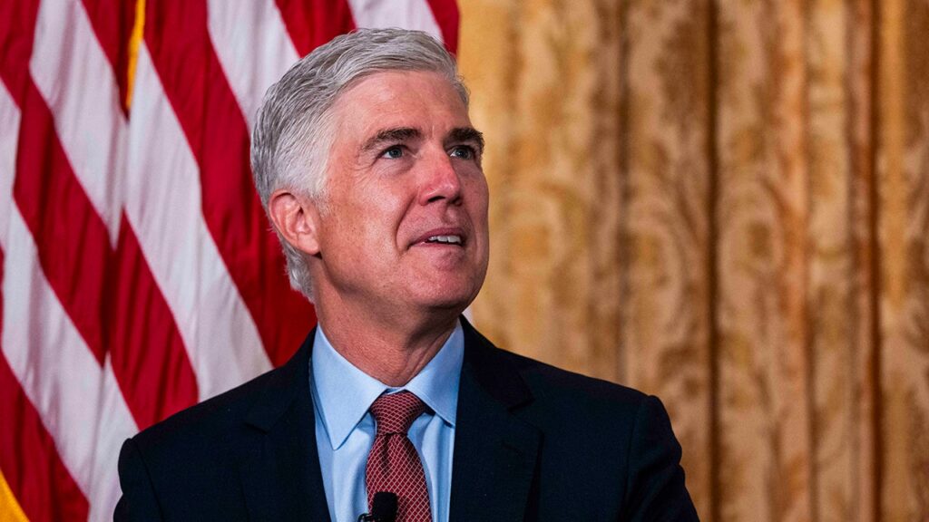 Gorsuch cites Founding Fathers’ consuming habits in gun rights case | Invesloan.com