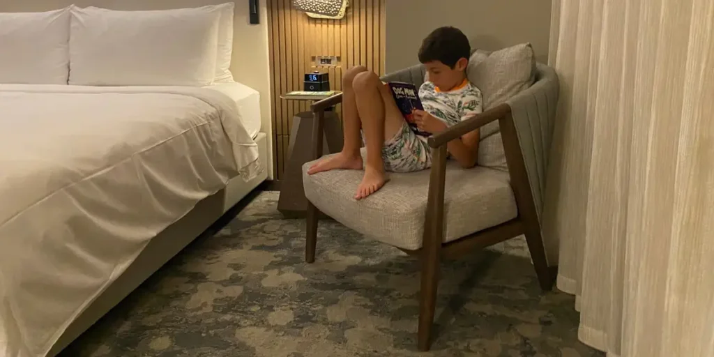 I Travel With My Kids a Lot, and I Never Skip These 5 Check-in Moves | Invesloan.com