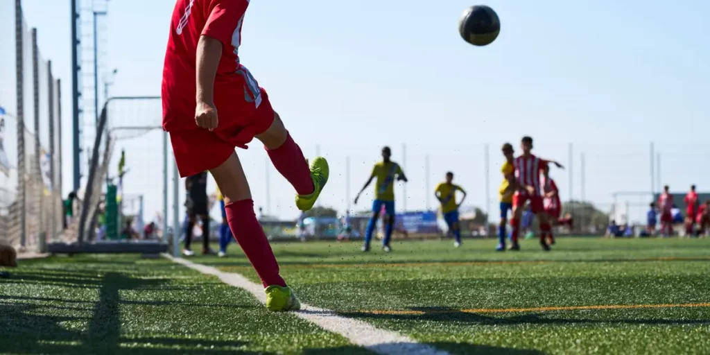 My Son’s Teacher Came to His Soccer Game; It Gave Him Confidence | Invesloan.com