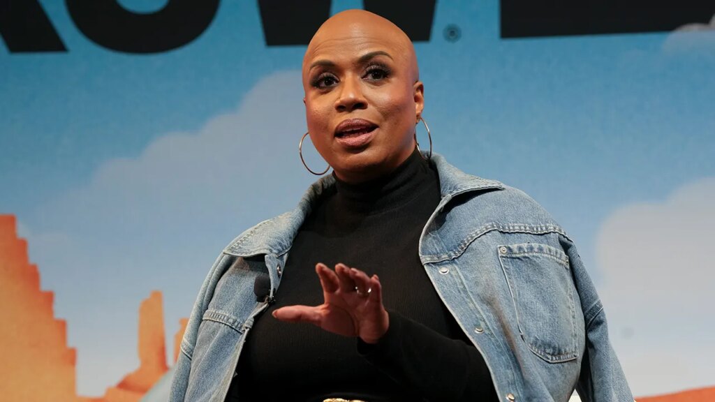 Rep Ayanna Pressley claims evictions are ‘an act of violence,’ attracts backlash | Invesloan.com