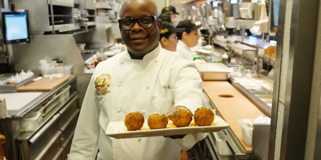 Cheesecake Factory VP Shares 3 Questions He Always Asked to Get Ahead | Invesloan.com