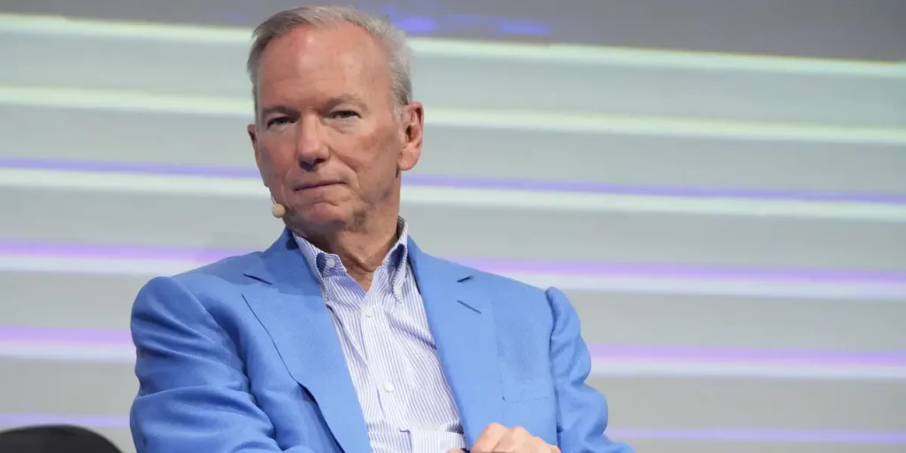 Arizona Students Boo Ex-Google CEO Eric Schmidt During Graduation Speech | Invesloan.com