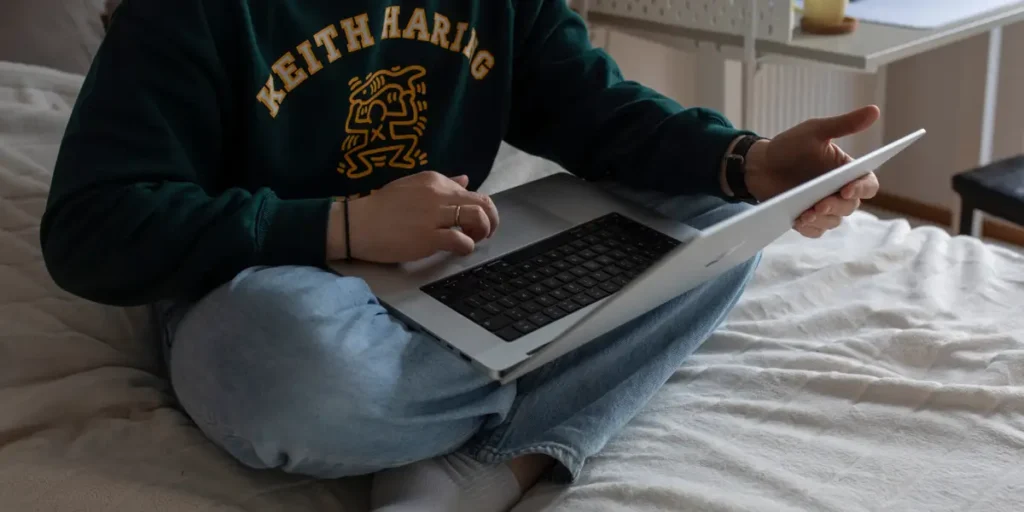 WFH Is a Bigger Driver of Entry-Level Job Woes Than AI, Researchers Say | Invesloan.com
